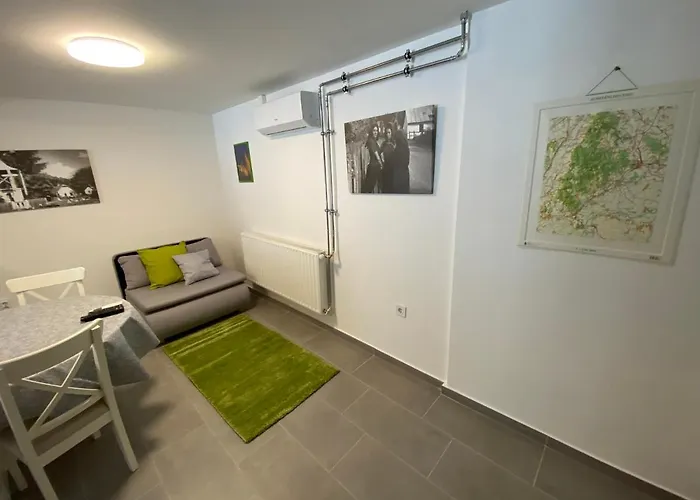 Huta-tura 42 Vendeghaz Apartmán Háromhuta