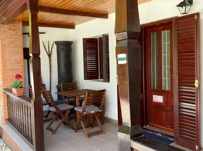 Huta-tura 42 Vendeghaz Apartmán