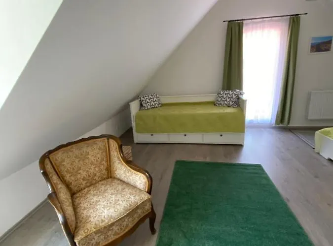Huta-tura 42 Vendeghaz Apartmán Háromhuta